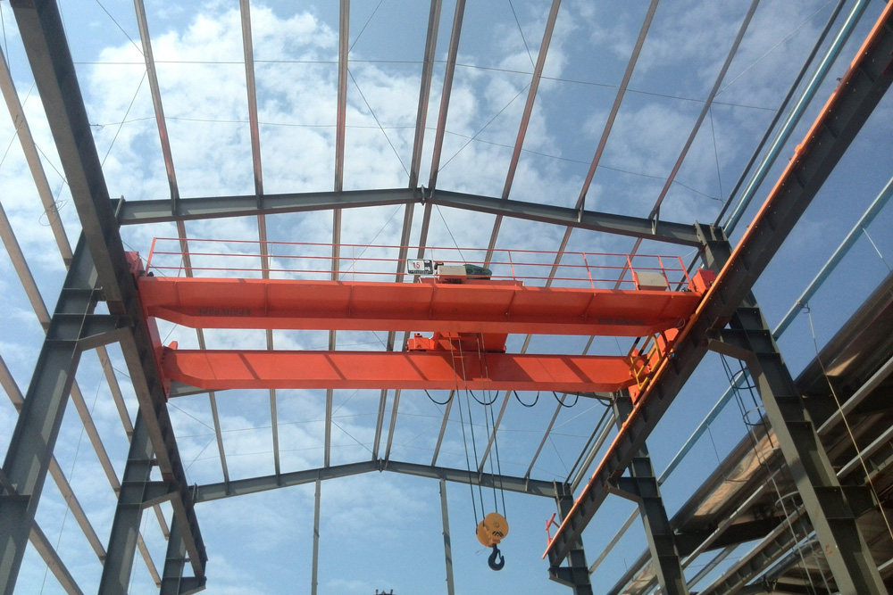 Engine Cherry Picker